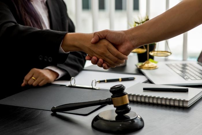 Aposentadoria: Preciso contratar um advogado para o processo?